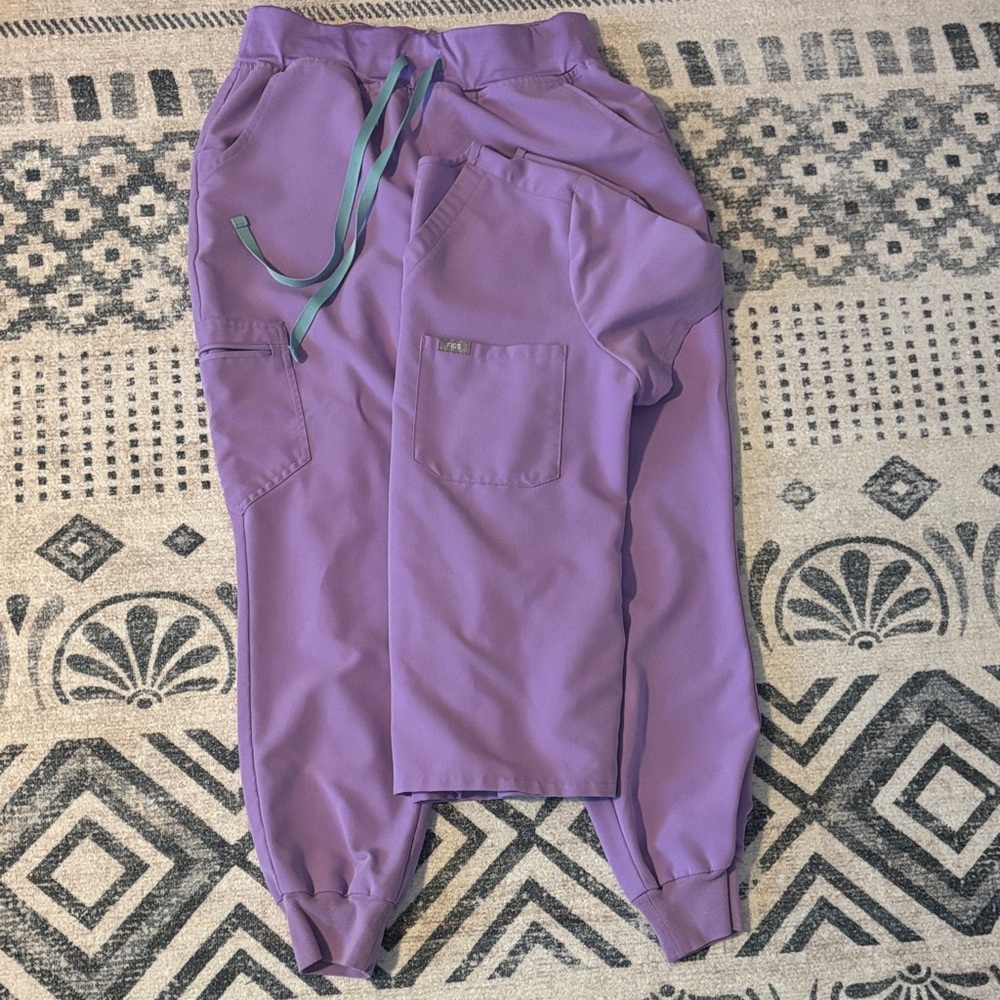 Figs Scrub Set in Lavender